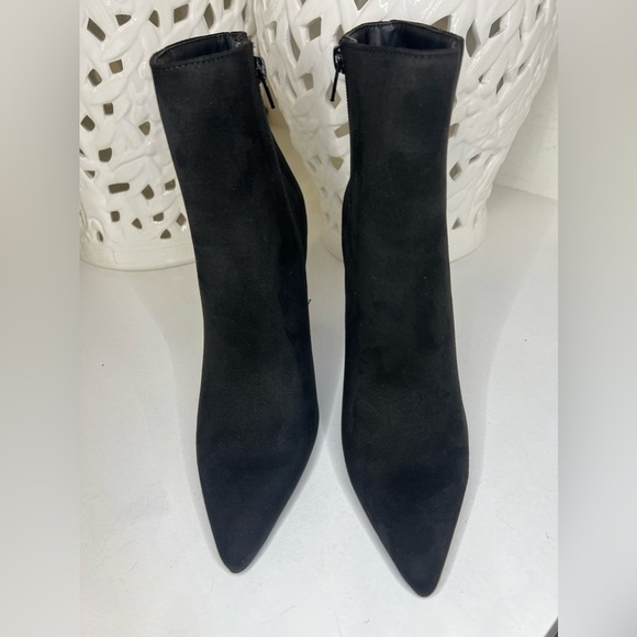 FOREVER 21 Faux Suede BOOTIES Size 8 - Picture 1 of 8